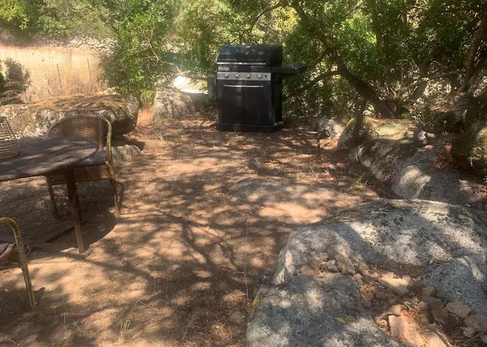 Alojamento de Acomodação e Pequeno-almoço A Teghja